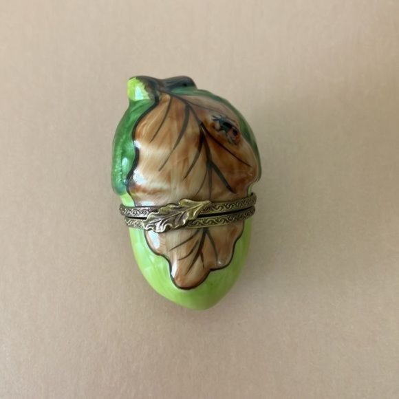 Limoges Acorn Ladybug w Leaf Peint Main Trinket Pill Box - Picture 4 of 12